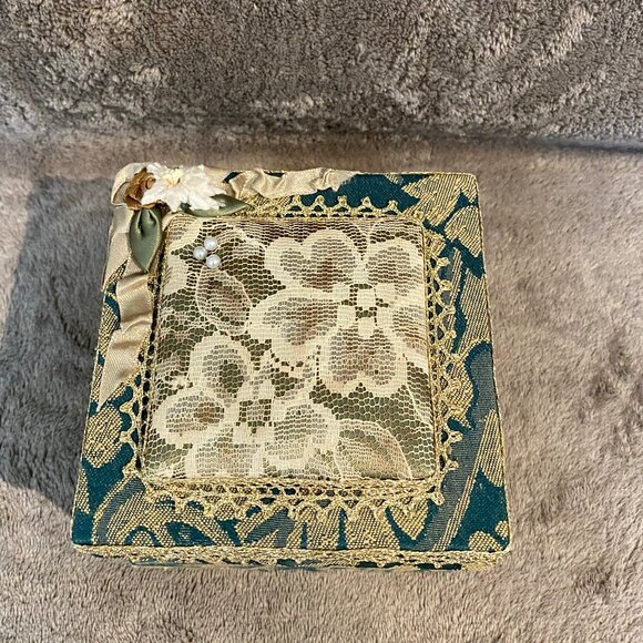 Katherine's Collection Vintage Gree Satin & Cream Lace Jewellery/Trinket Box - Picture 5 of 8